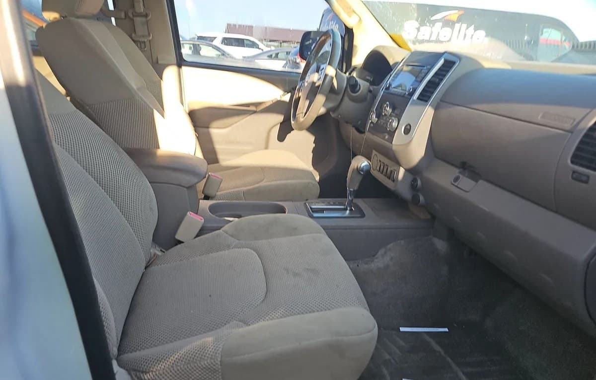 2017 NISSAN FRONTIER SV CREW CAB MEDIUM BED 5