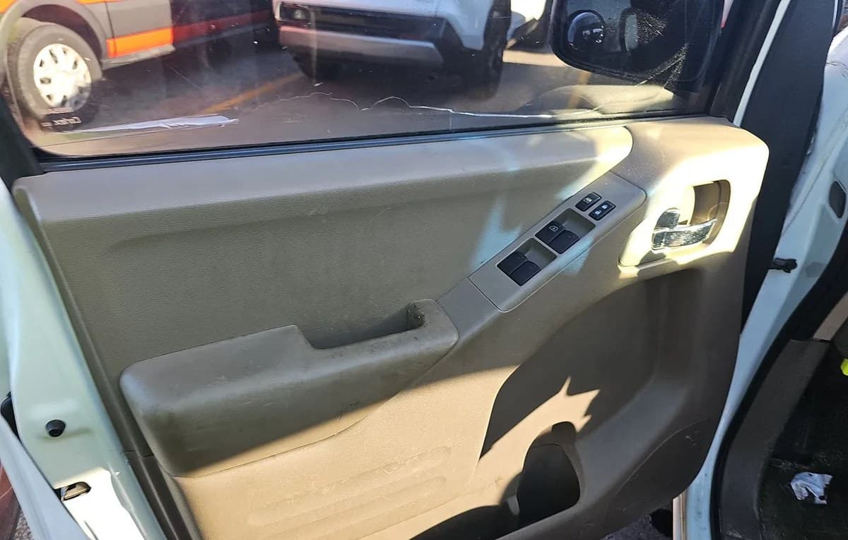2017 NISSAN FRONTIER SV CREW CAB MEDIUM BED 6