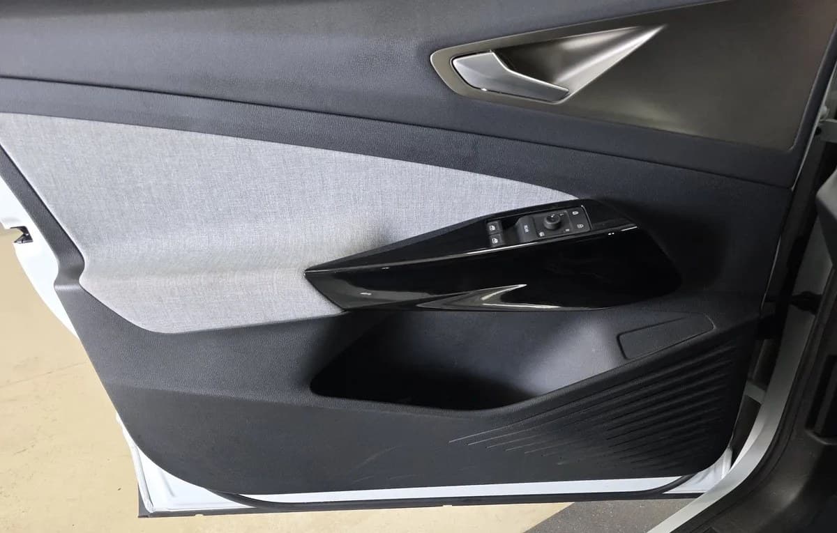 2023 VOLKSWAGEN ID.4 Pro 6