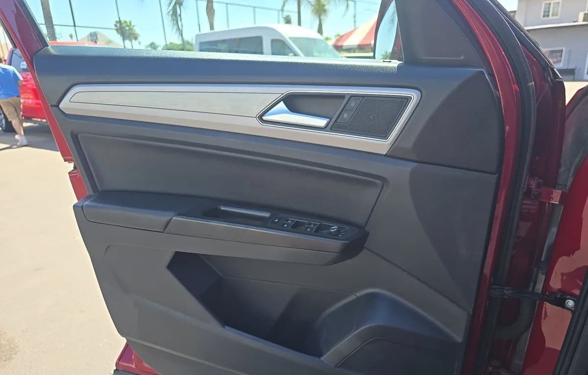 2018 VOLKSWAGEN ATLAS 2.0T SE 6