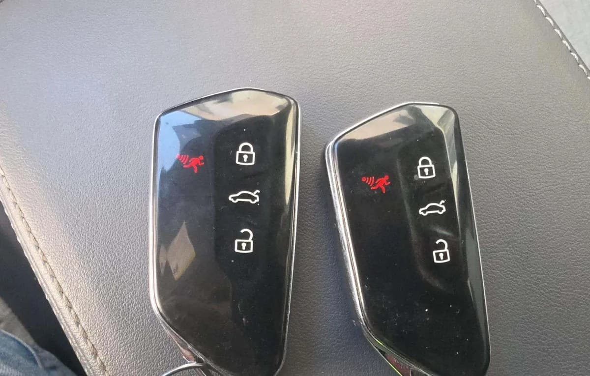 2023 VOLKSWAGEN ID.4 Pro 5