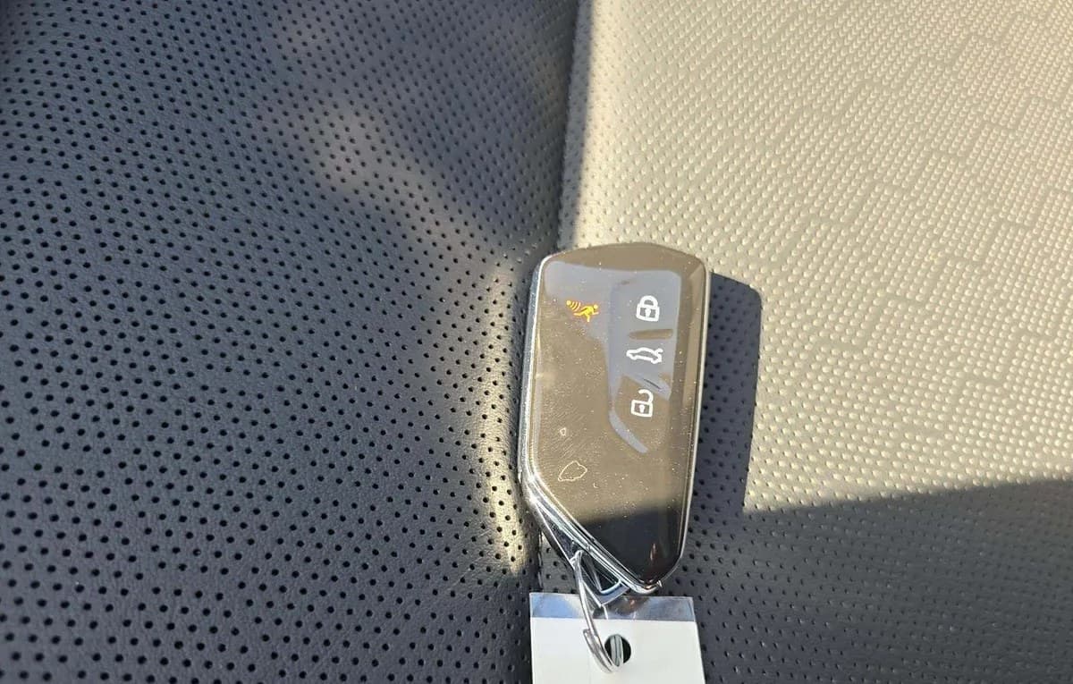 2023 VOLKSWAGEN ID.4 PRO S 5