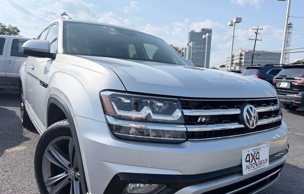 2019 VOLKSWAGEN ATLAS 3.6L SEL R-Line 2