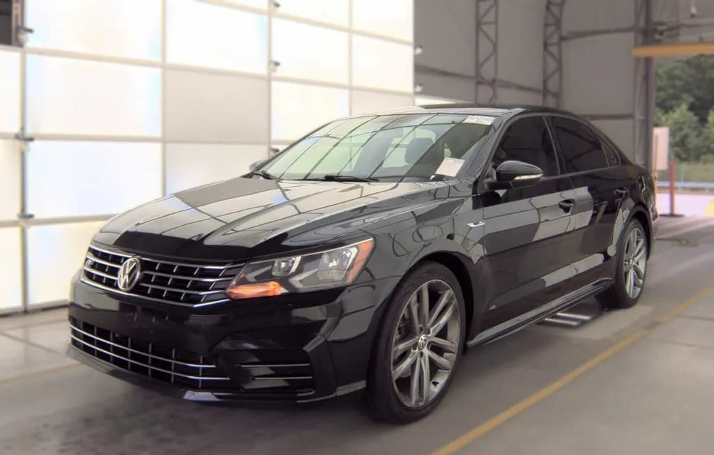 2018 VOLKSWAGEN PASSAT 2.0T R-LINE