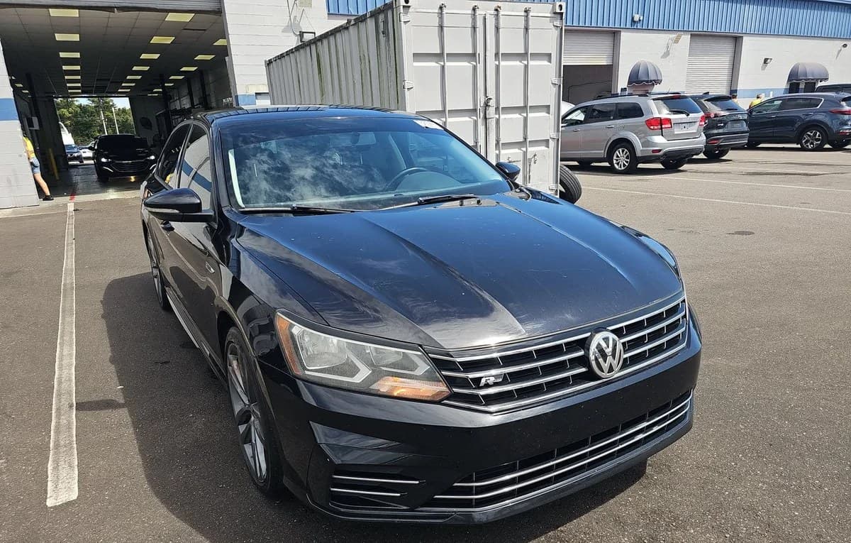 2018 VOLKSWAGEN PASSAT 2.0T S 3
