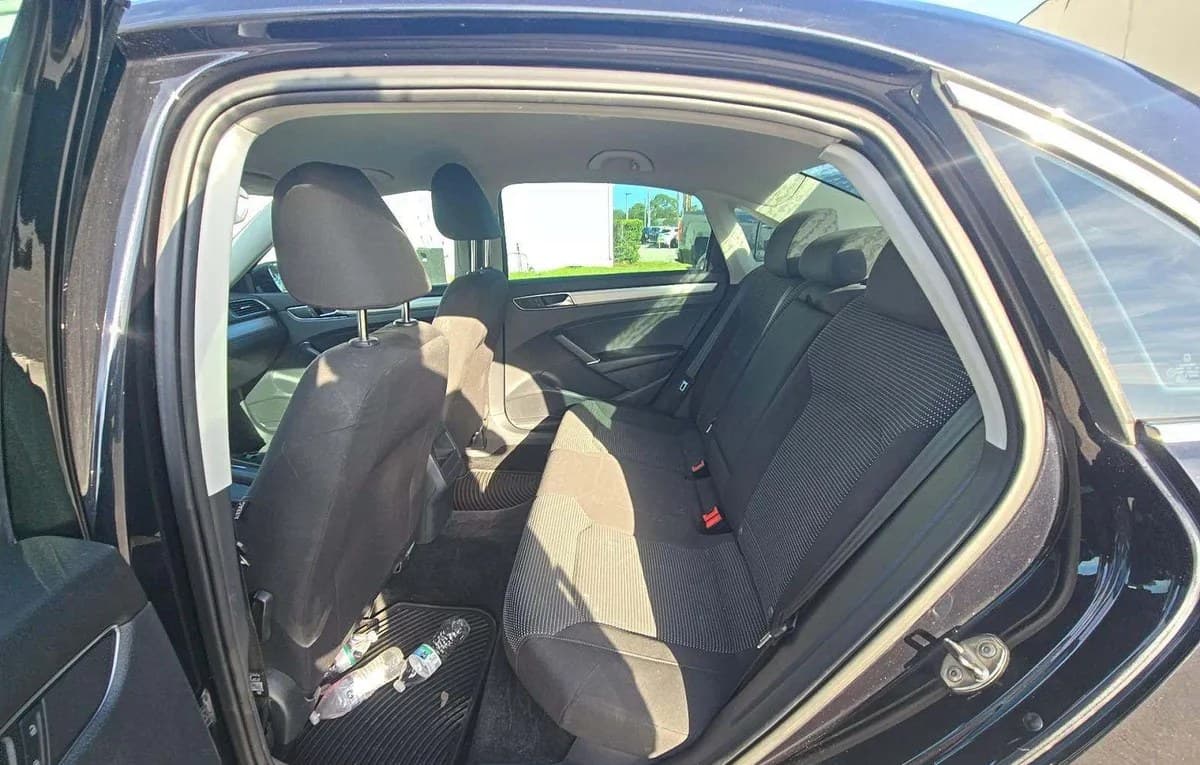 2017 VOLKSWAGEN PASSAT 1.8T S 5