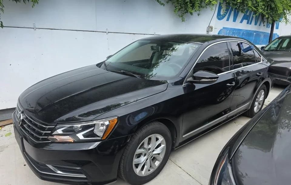 2017 VOLKSWAGEN PASSAT 1.8T S 1