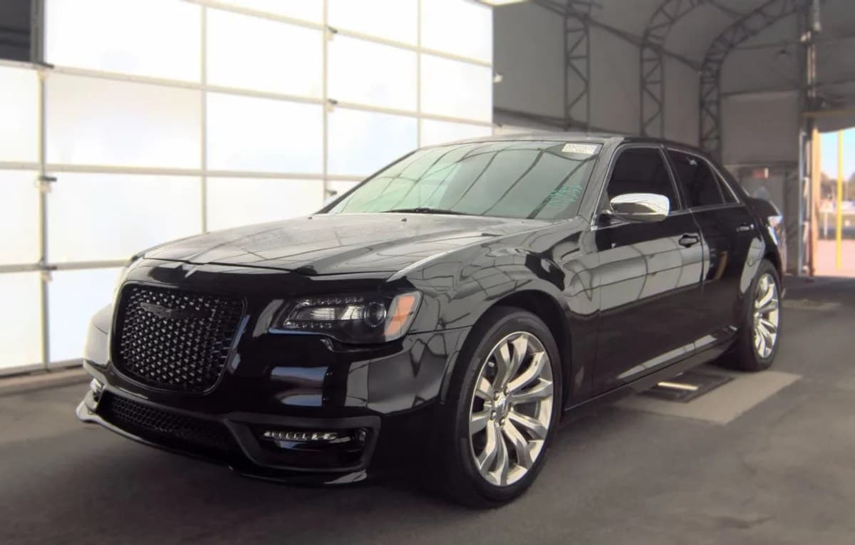2018 CHRYSLER 300 Touring 2