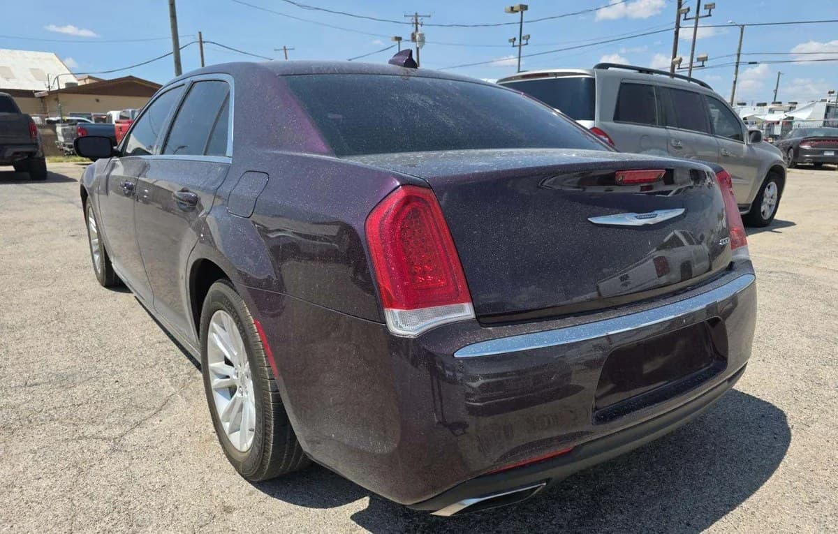 2020 CHRYSLER 300 Touring 3