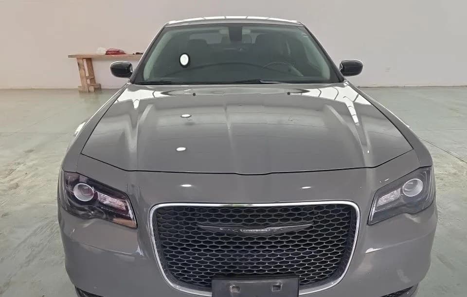 2019 CHRYSLER 300 Touring 3