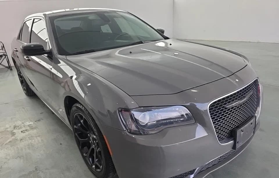 2019 CHRYSLER 300 Touring 4