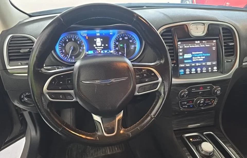 2019 CHRYSLER 300 Touring 5