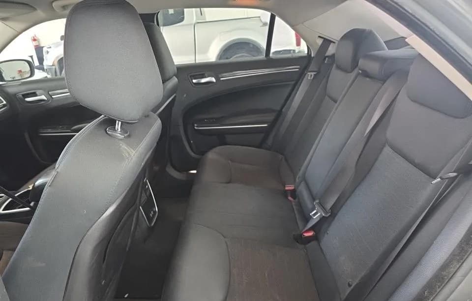 2019 CHRYSLER 300 Touring 7