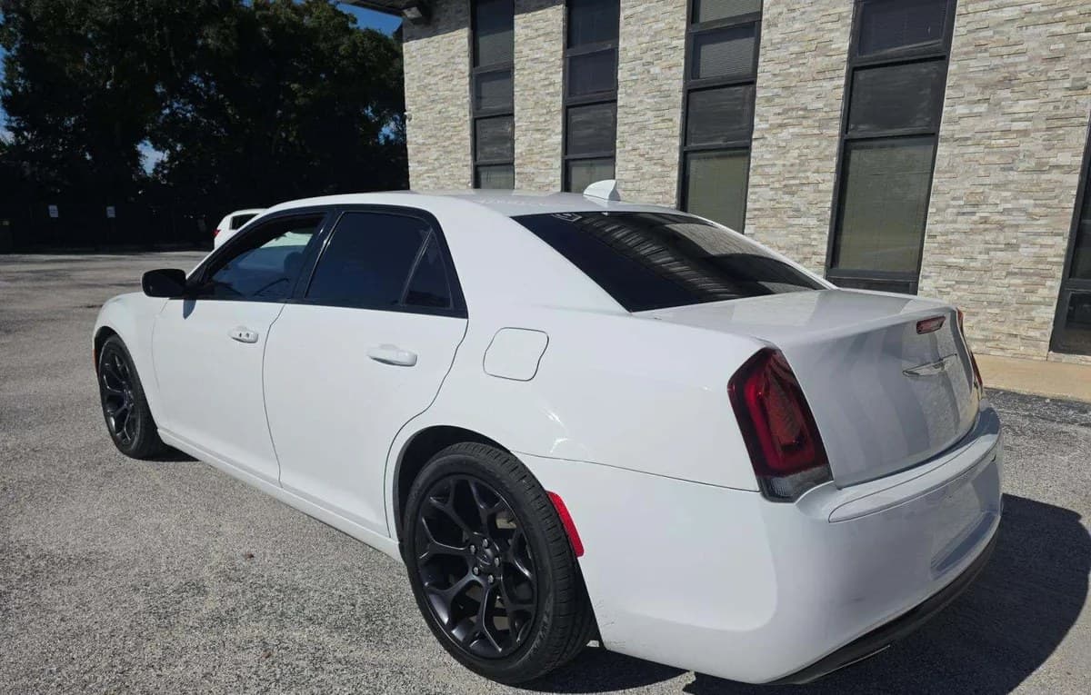2019 CHRYSLER 300 S 2