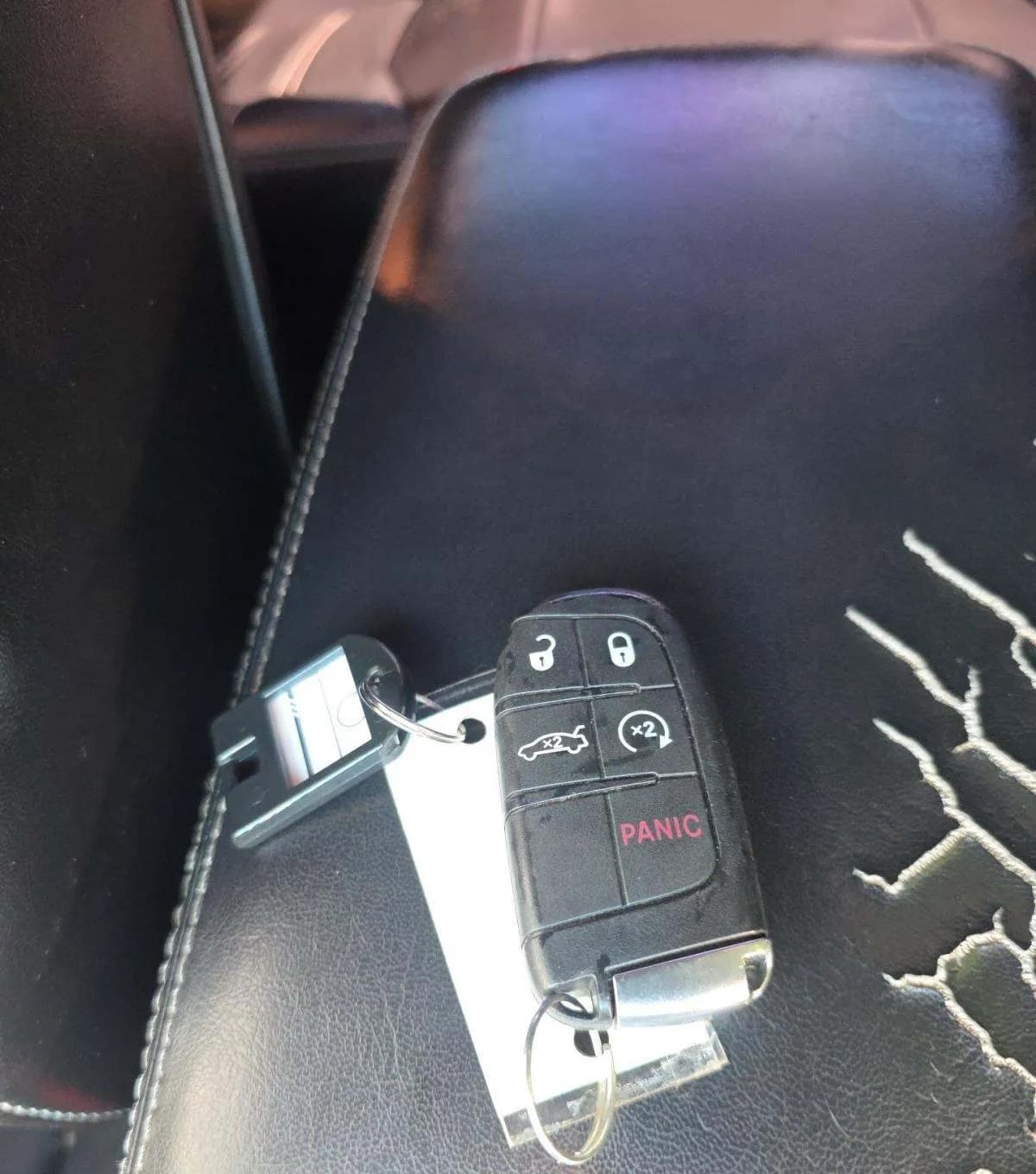 2019 CHRYSLER 300 S 4