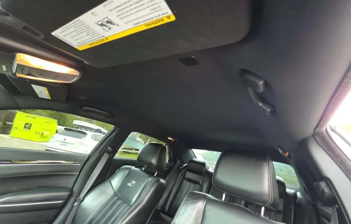 2019 CHRYSLER 300 S 5