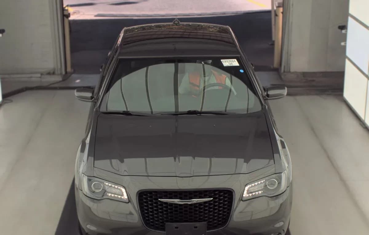 2020 CHRYSLER 300S 3