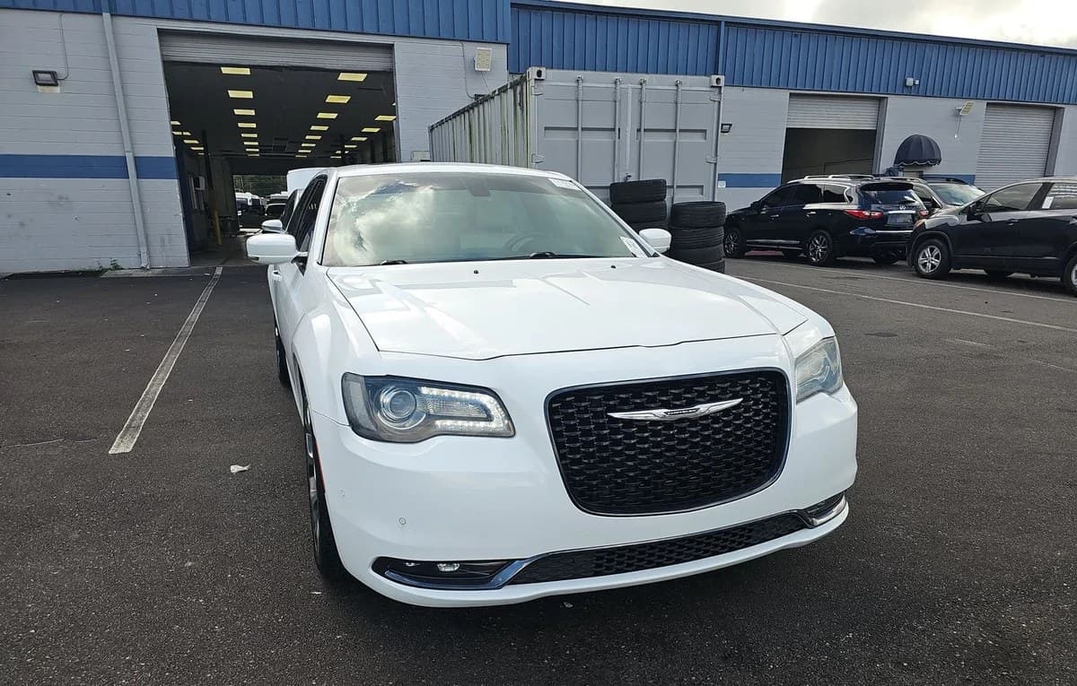 2017 CHRYSLER 300 S 4