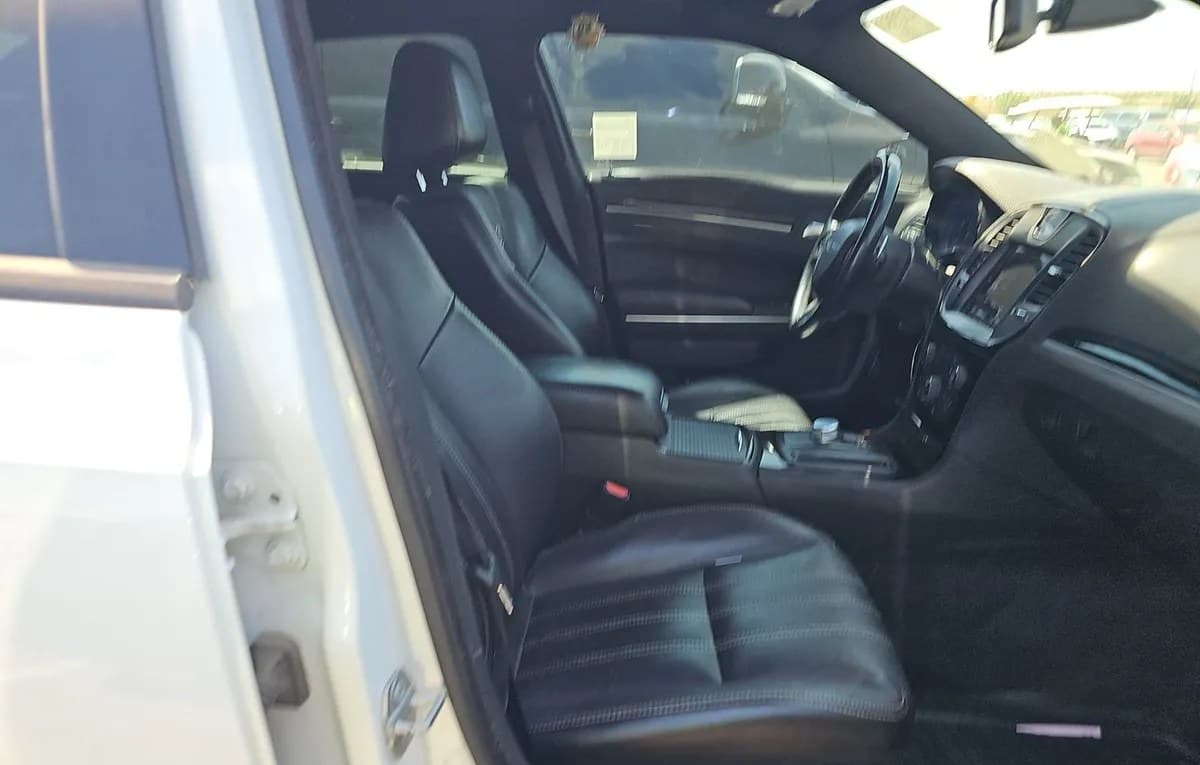 2018 CHRYSLER 300 S 4
