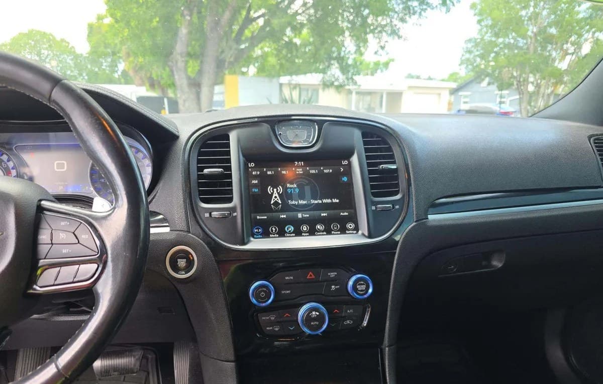 2019 CHRYSLER 300 S 6