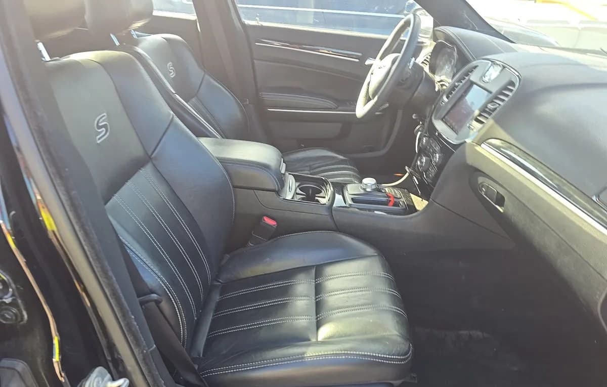 2023 CHRYSLER 300 300S 5