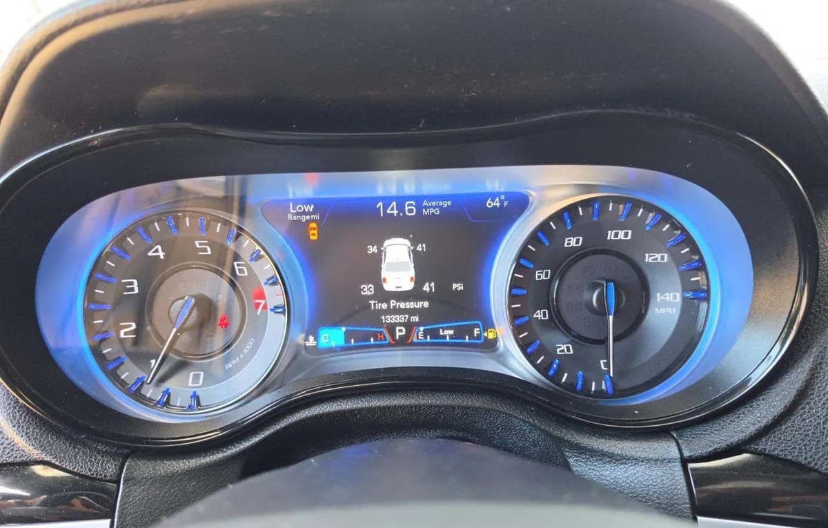 2019 CHRYSLER 300 S 6