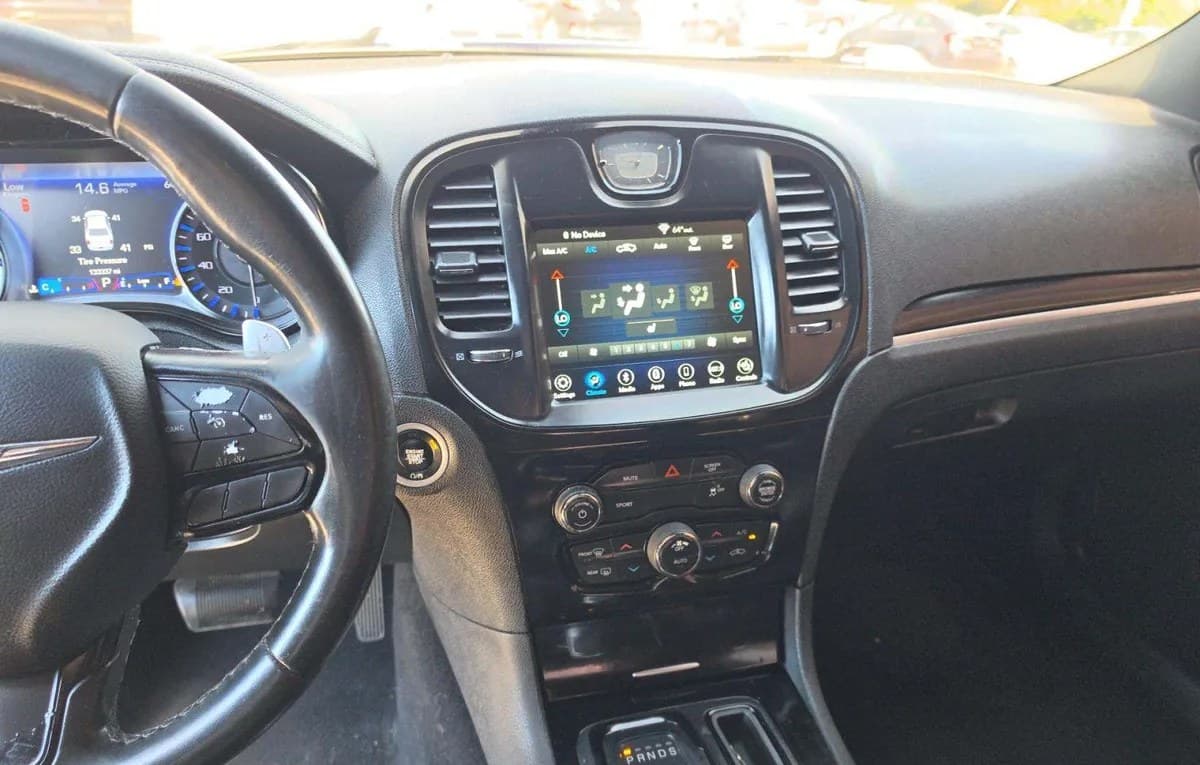 2019 CHRYSLER 300 S 7