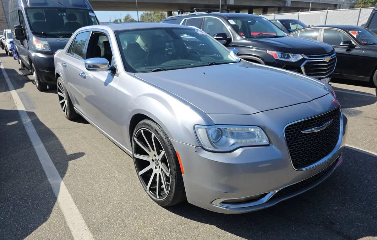 2017 CHRYSLER 300 C 3