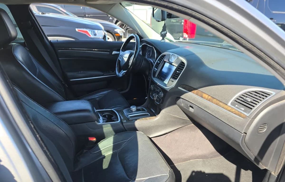2017 CHRYSLER 300 C 4