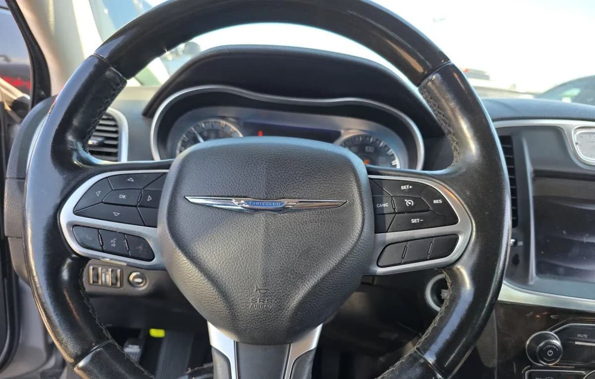 2017 CHRYSLER 300 C 6