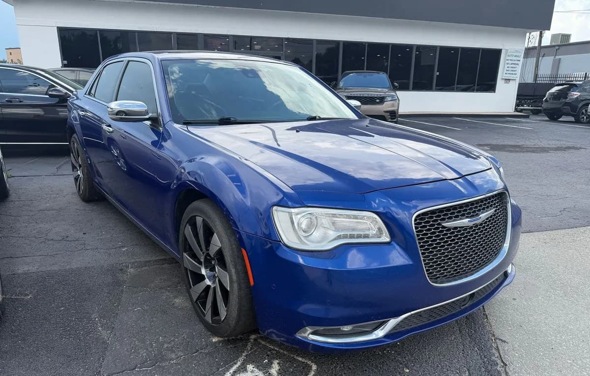 2019 CHRYSLER 300 Limited 4