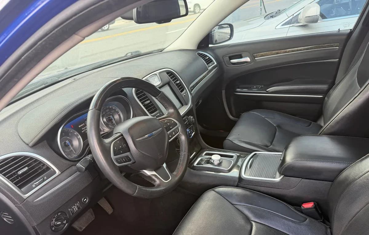 2019 CHRYSLER 300 Limited 5
