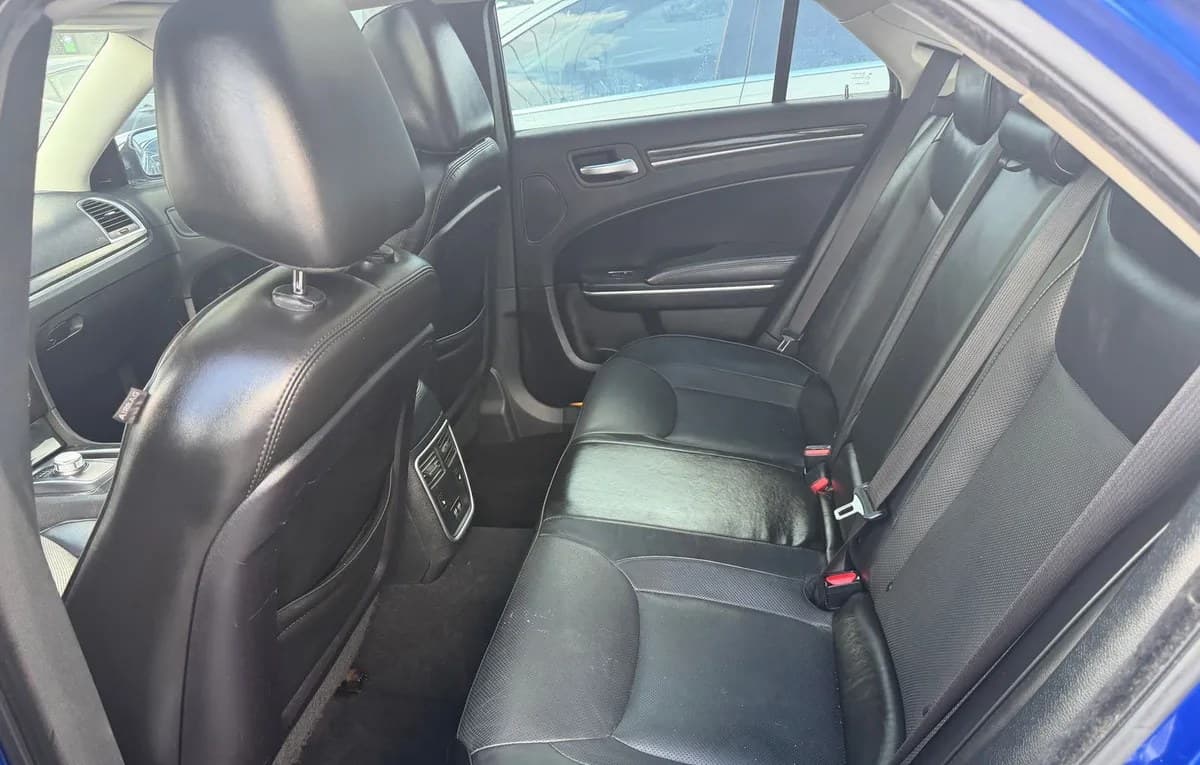 2019 CHRYSLER 300 Limited 7