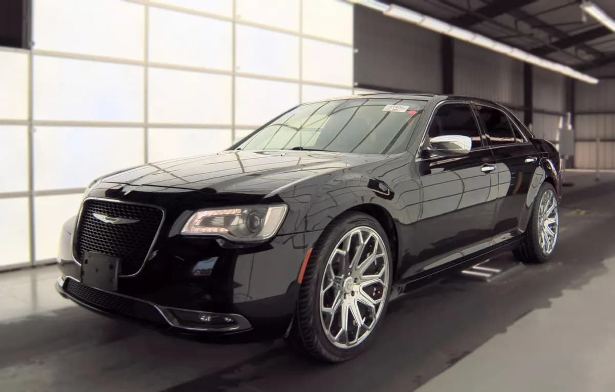 2017 CHRYSLER 300C 2