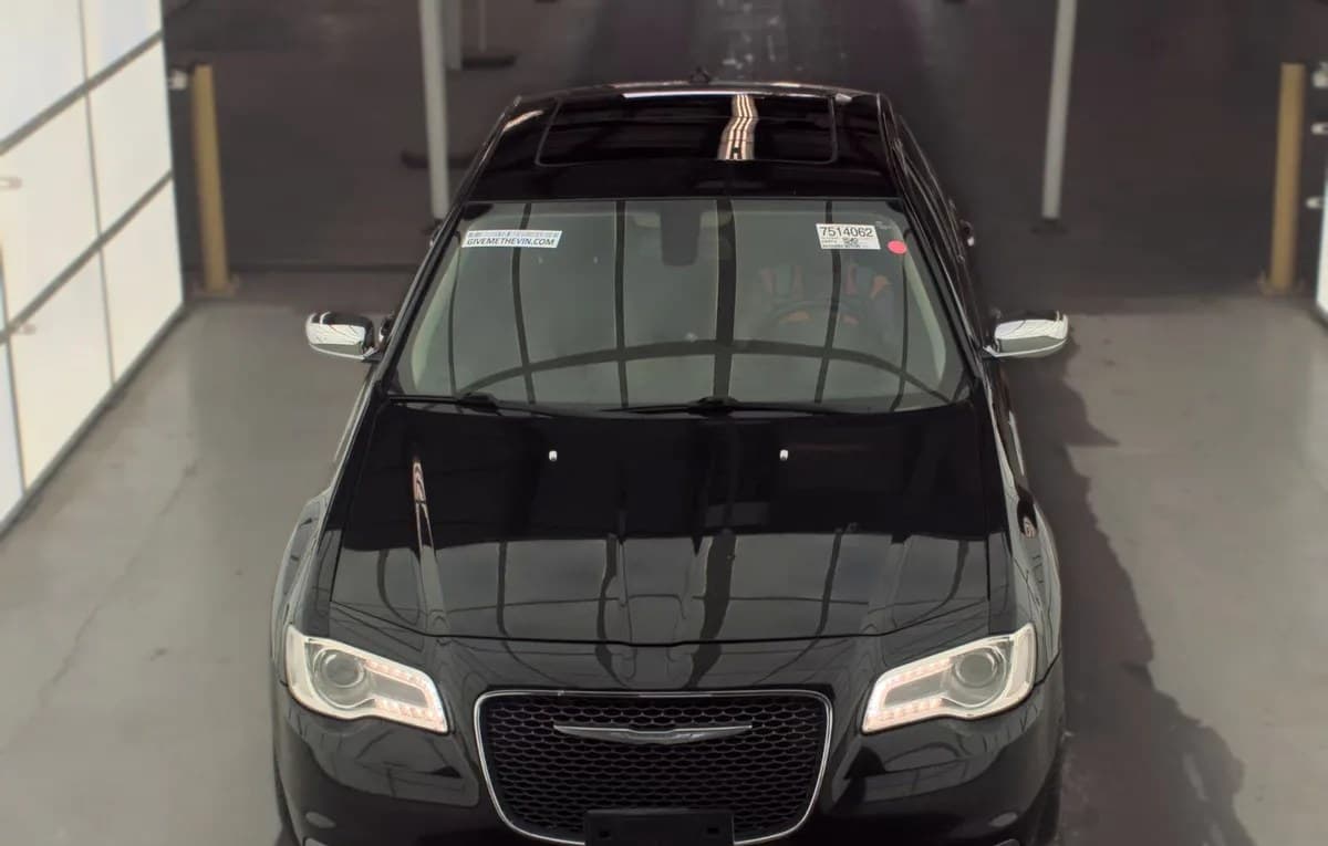 2017 CHRYSLER 300C 3