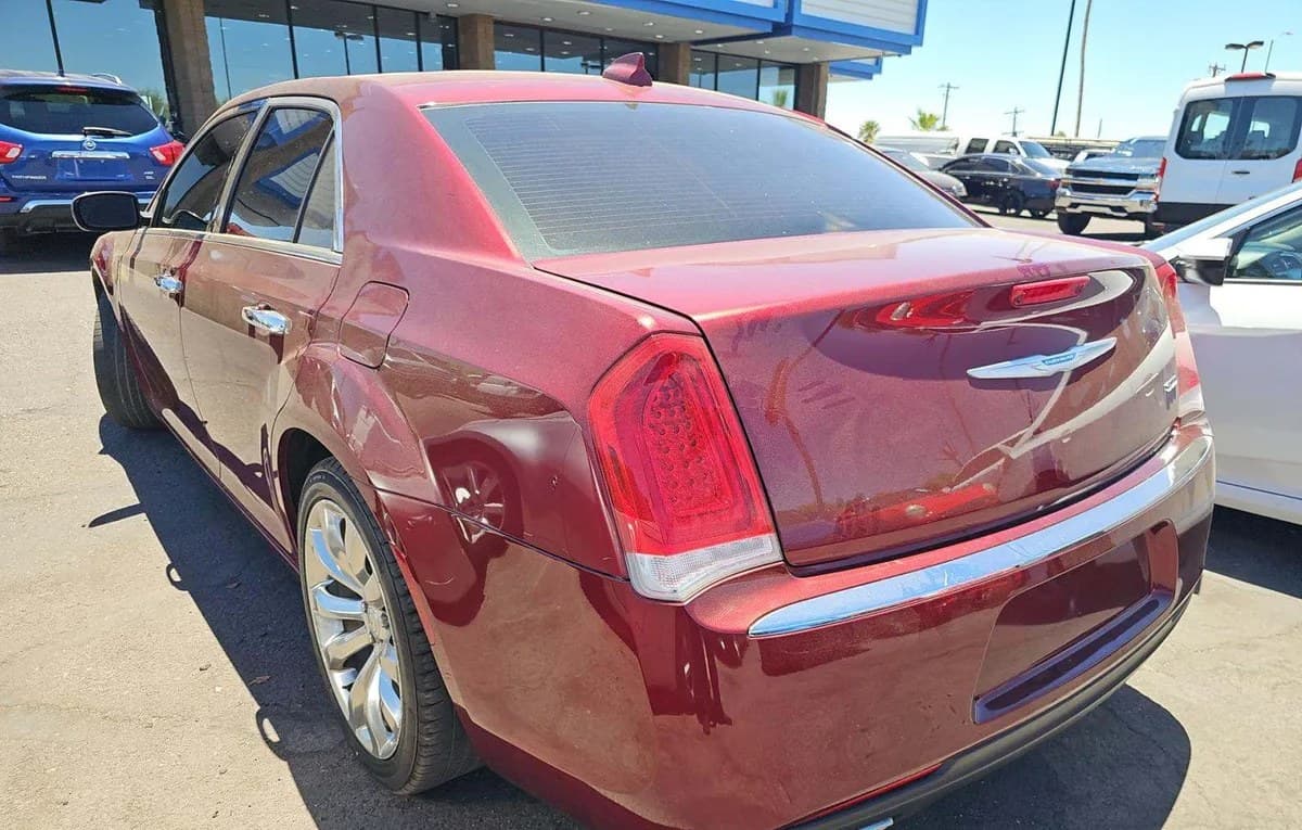 2020 CHRYSLER 300 LIMITED 3