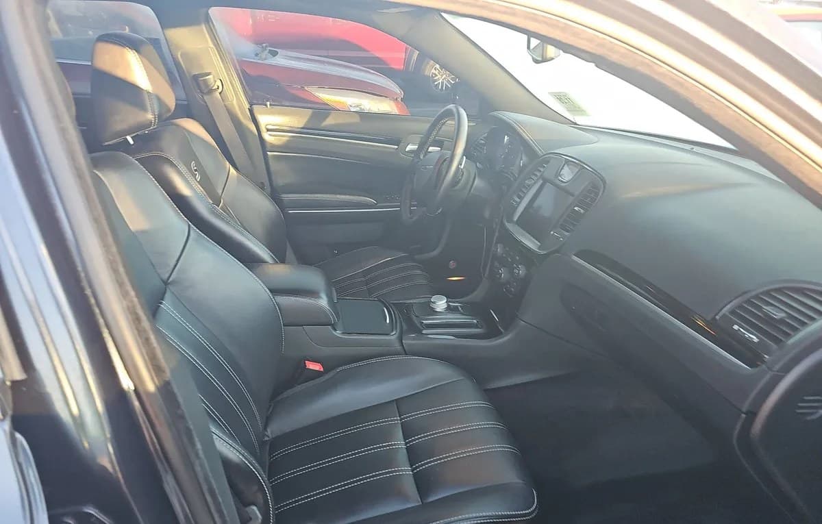 2017 CHRYSLER 300 S 5
