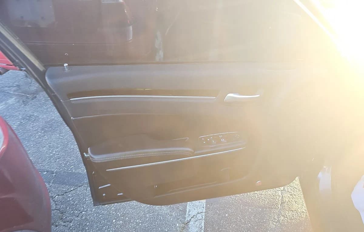 2017 CHRYSLER 300 S 6