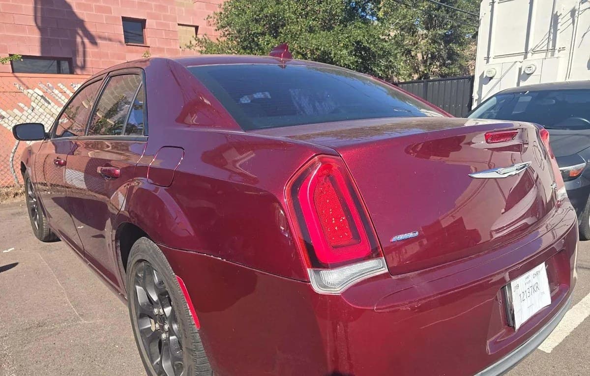 2019 CHRYSLER 300S 3