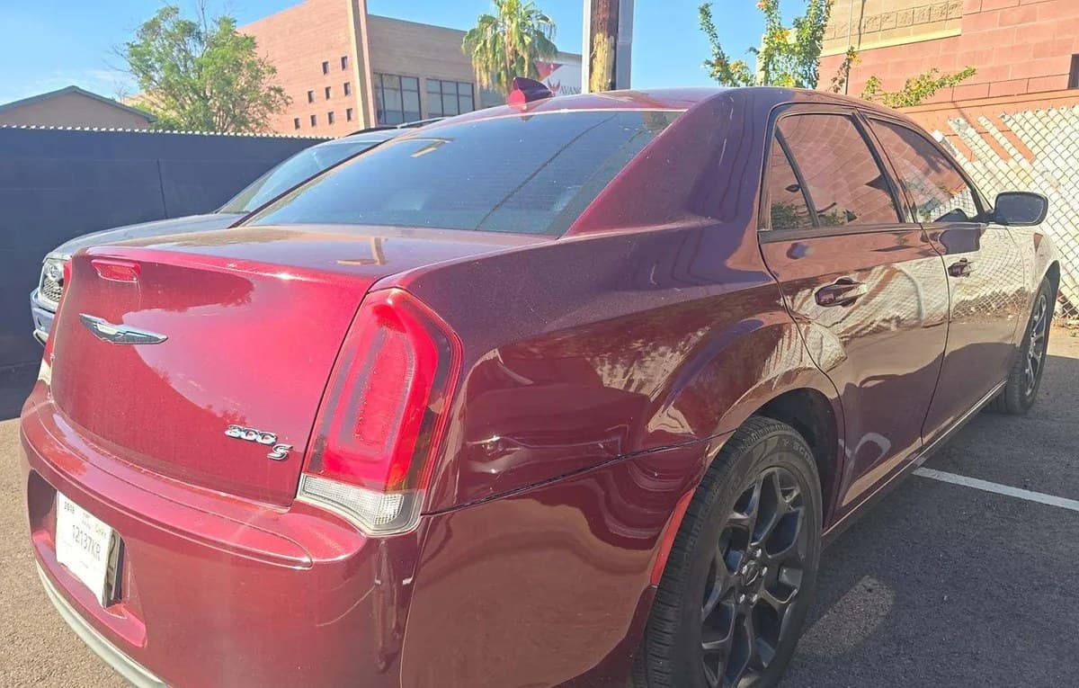 2019 CHRYSLER 300S 4