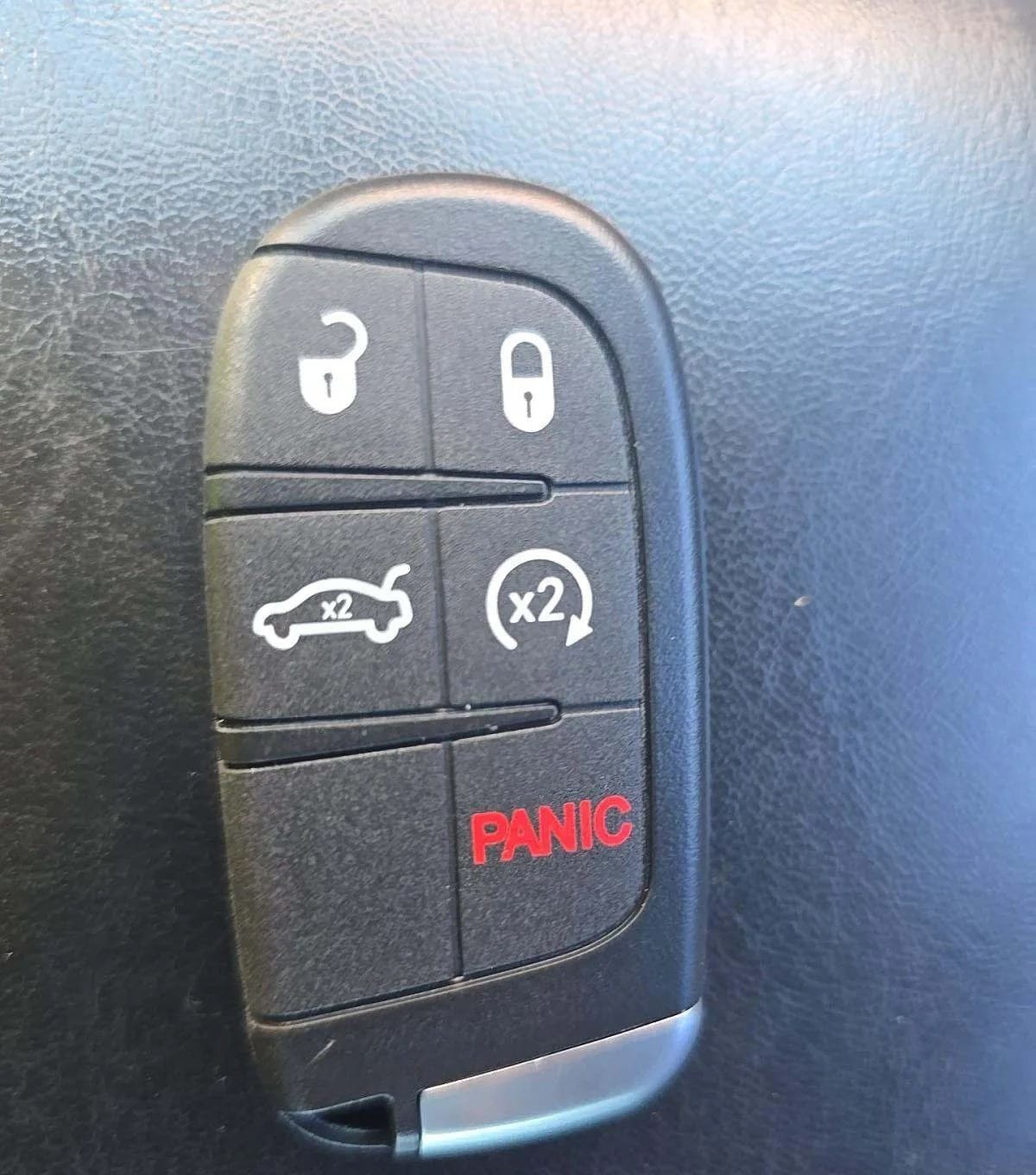 2019 CHRYSLER 300S 5