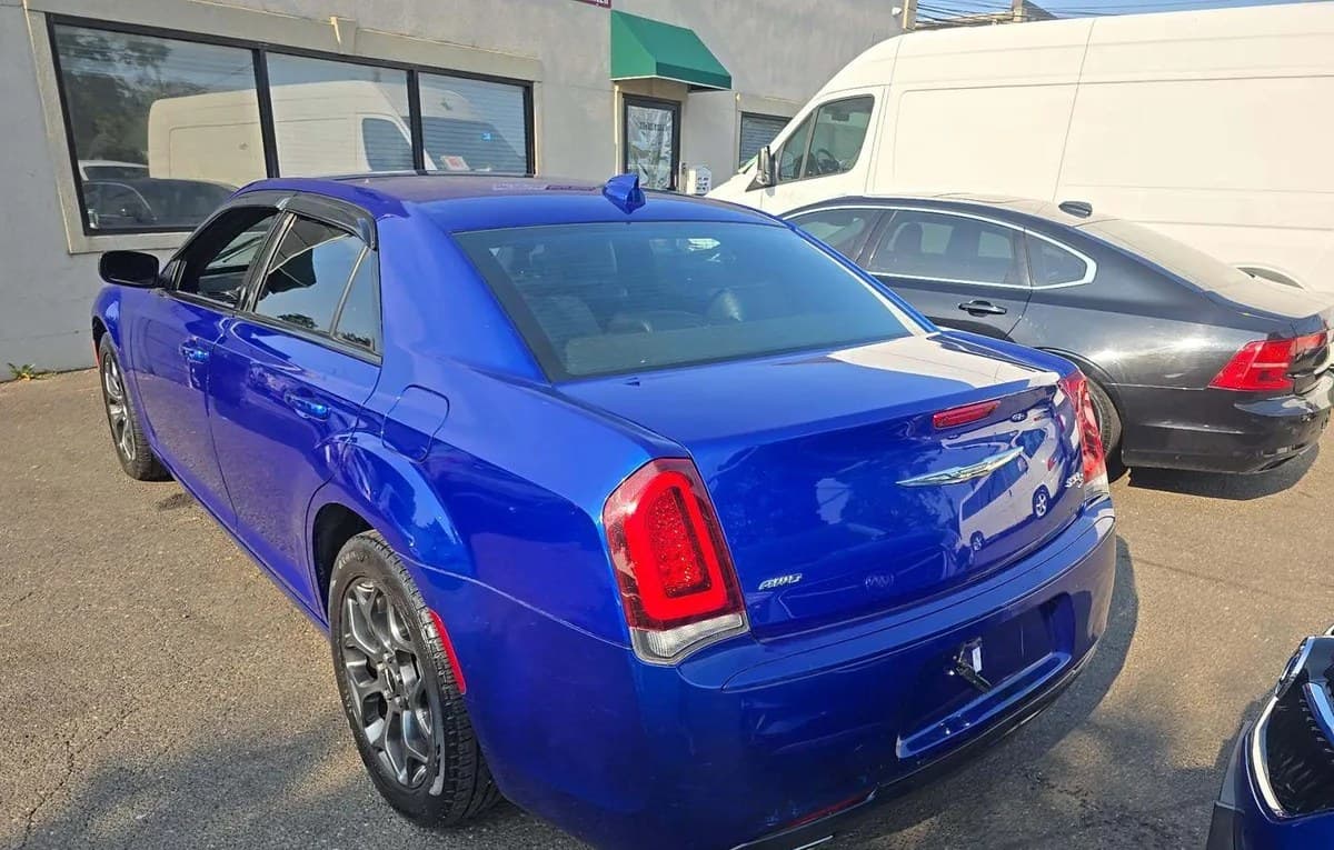 2018 CHRYSLER 300 S 3