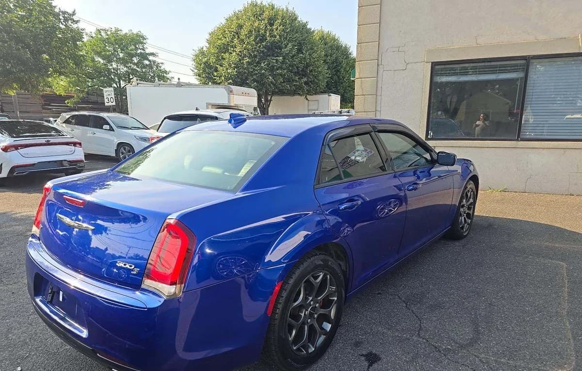 2018 CHRYSLER 300 S 4