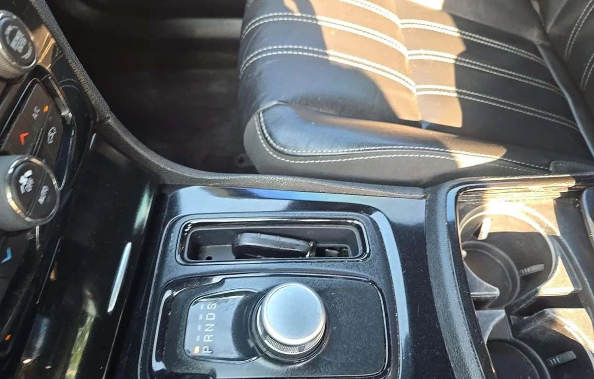 2018 CHRYSLER 300 S 5
