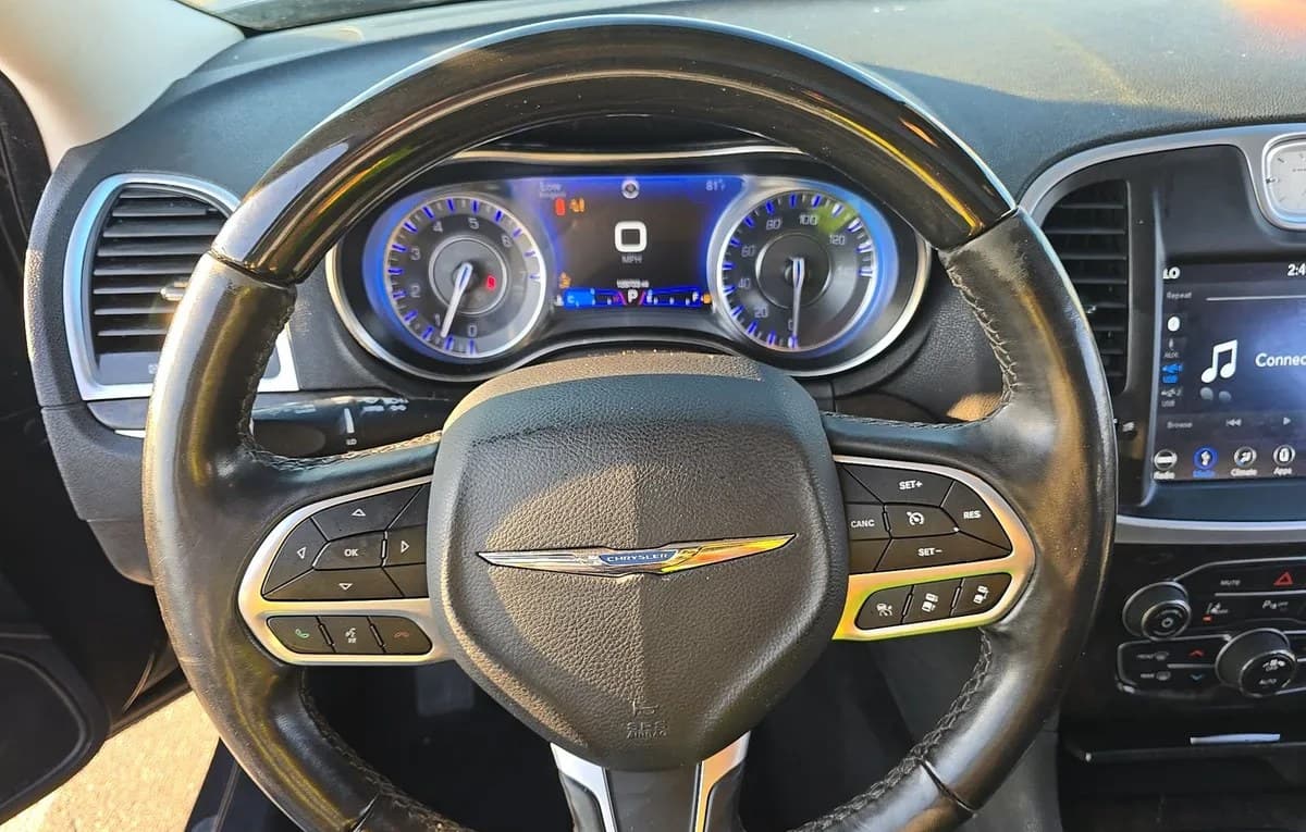 2019 CHRYSLER 300 Limited 7