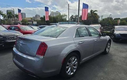 2018 CHRYSLER 300 Limited 4