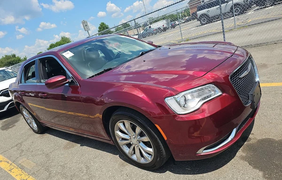 2017 CHRYSLER 300 Limited 3