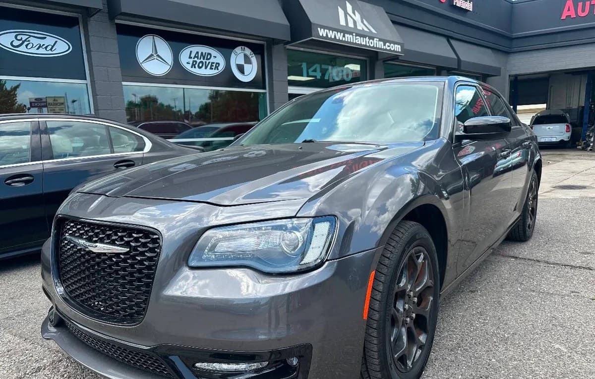 2019 CHRYSLER 300 Touring 2