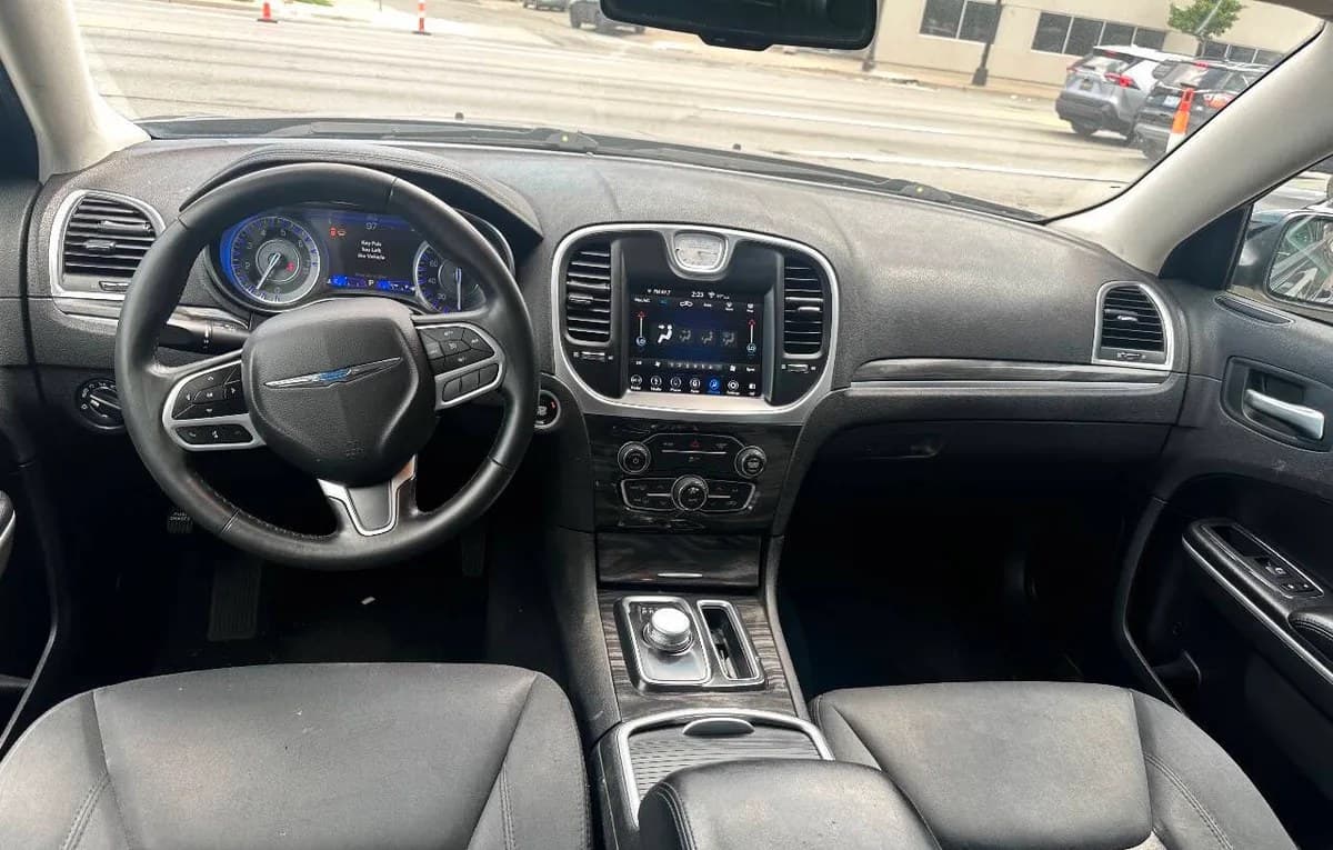 2019 CHRYSLER 300 Touring 6