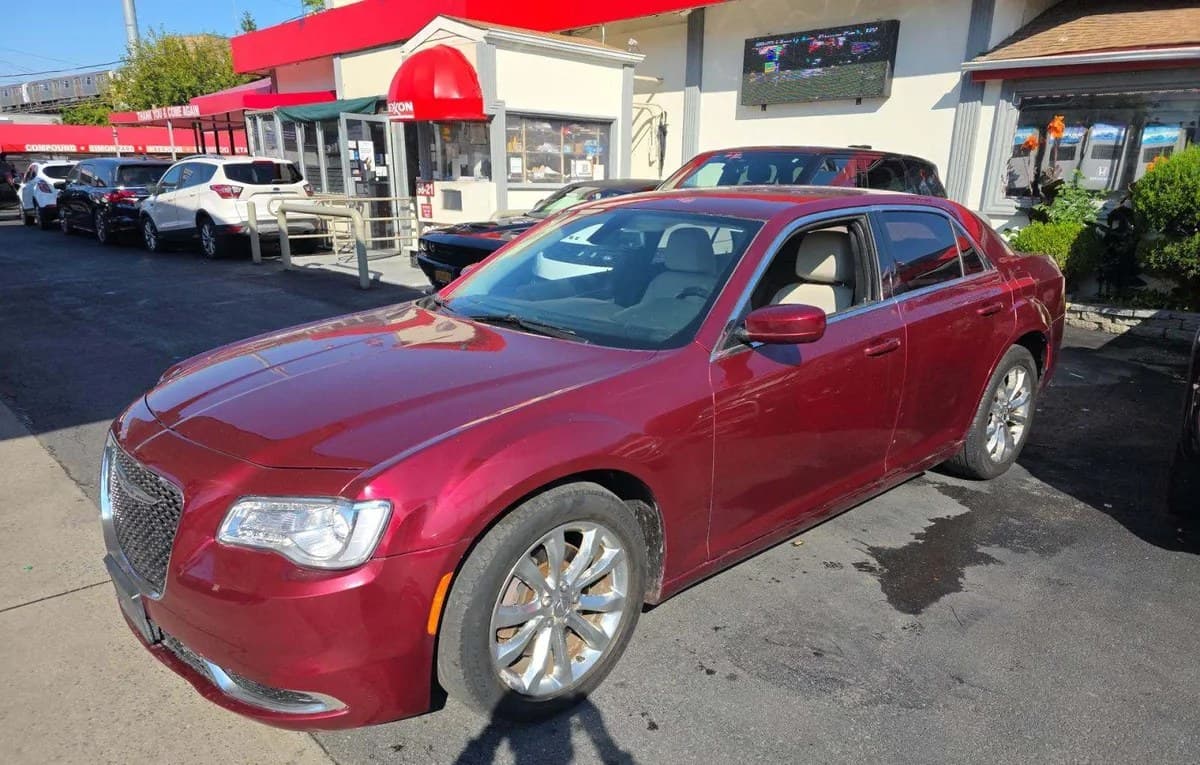 2017 CHRYSLER 300 Limited 2